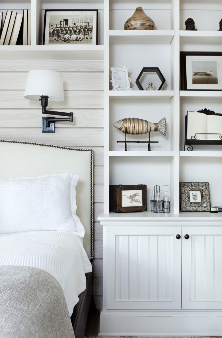 Стеллаж в спальне интерьер