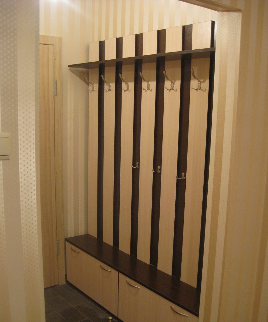 Вешалка в прихожую