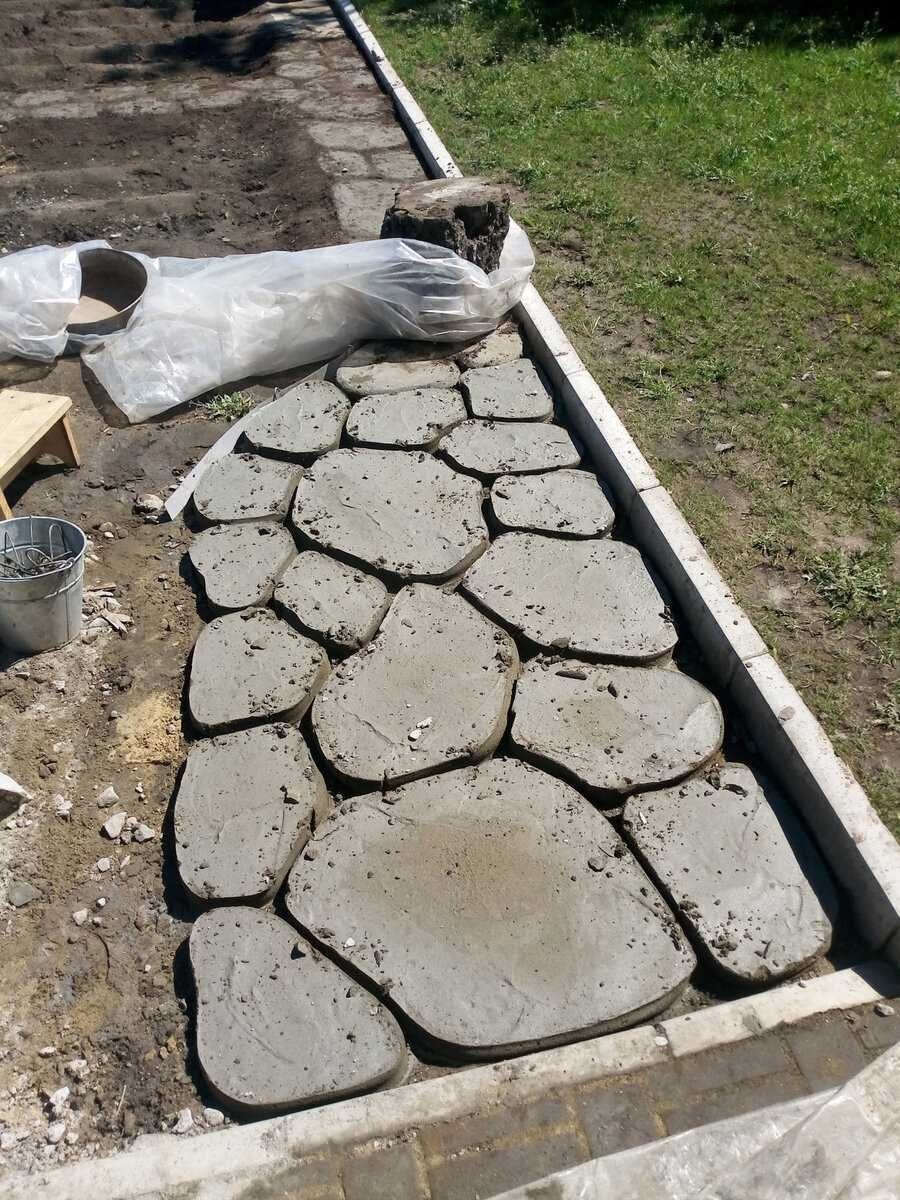 Дорожки из цемента в саду