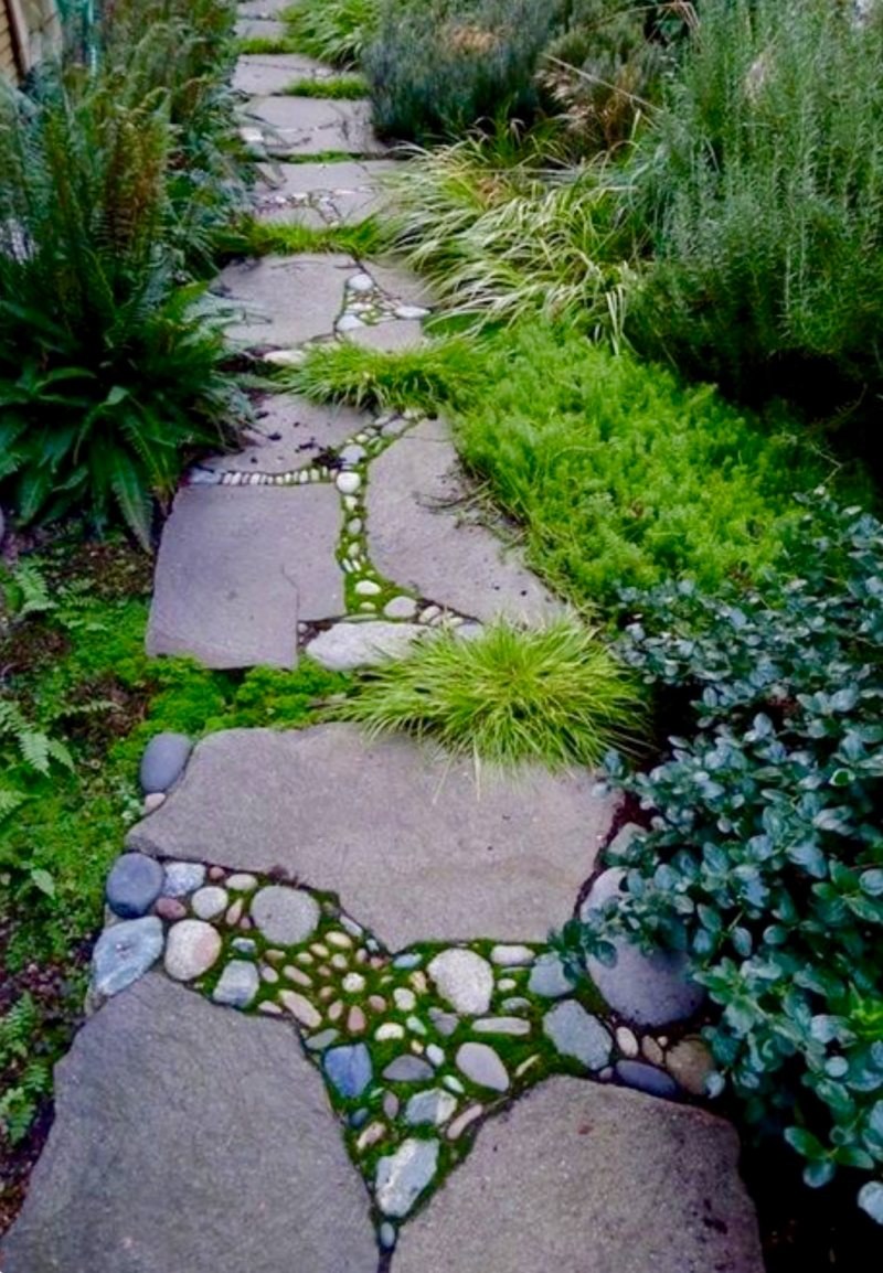 Плитняк в ландшафтном дизайне в саду