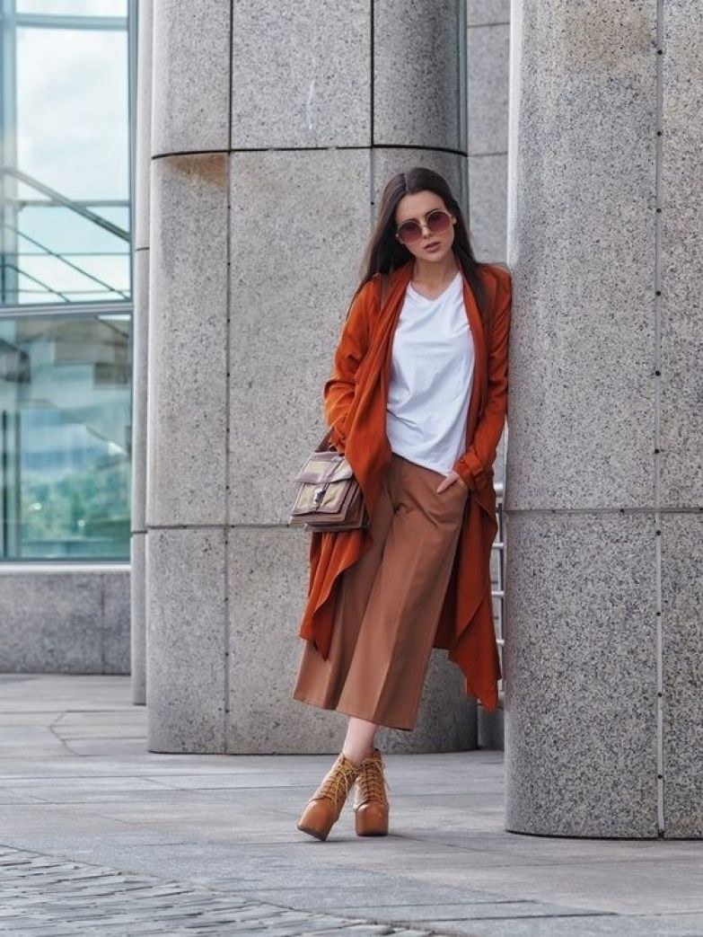 Образы с оранжевыми брюками