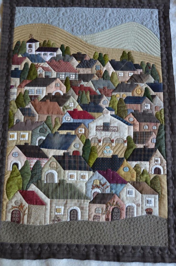 Панно с домиками лоскутное