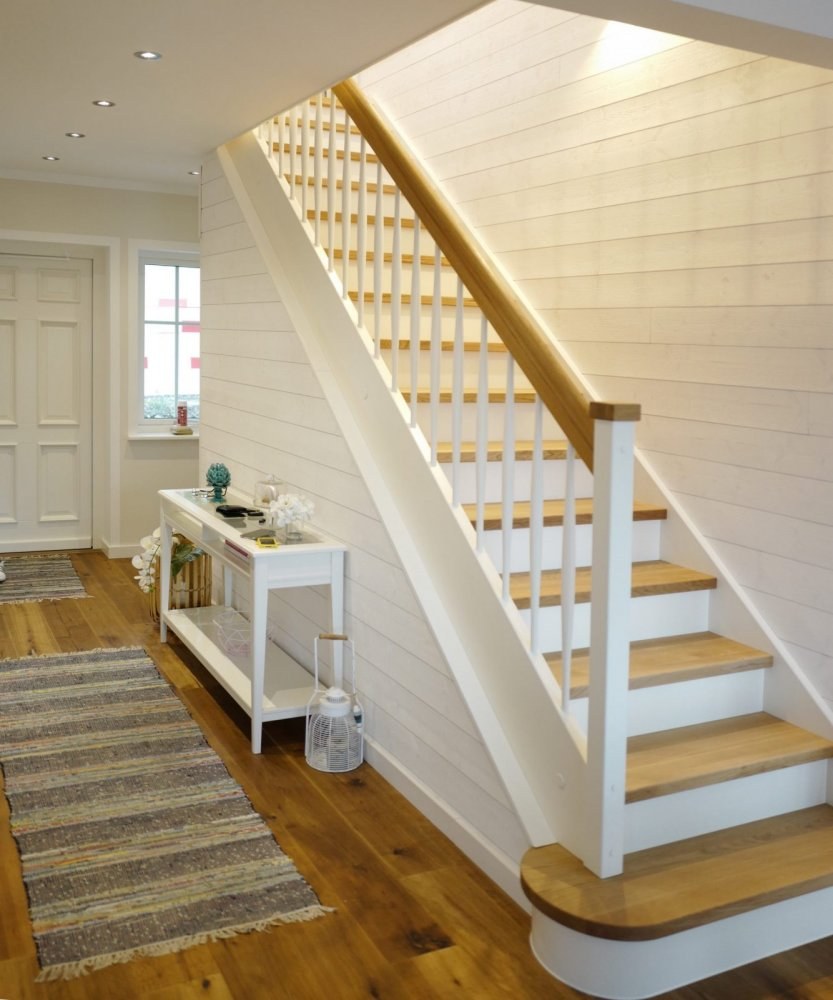 Лестница деревянная