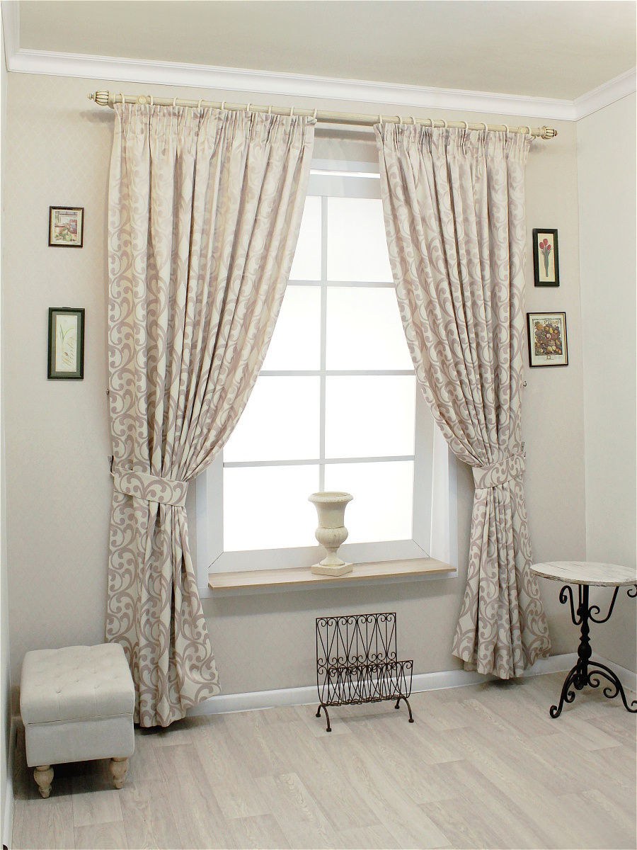 Шторы с вензелями