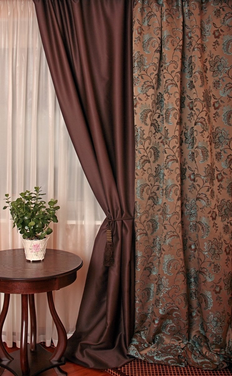Шторы коричневого цвета