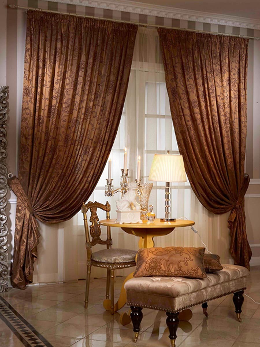 Коричневые портьеры
