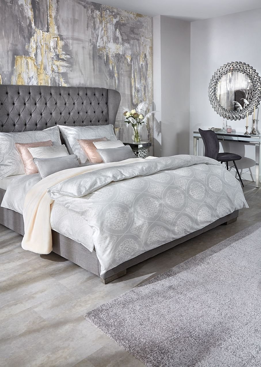 Спальня в серебристых тонах