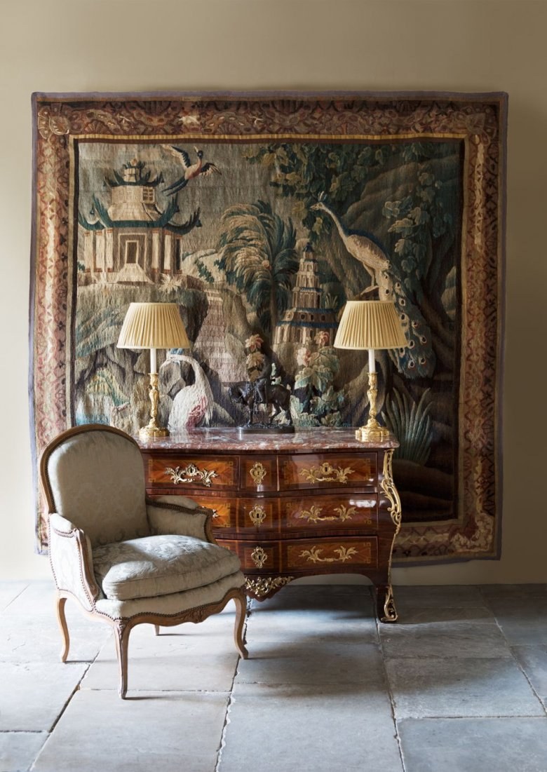 Антикварная мебель в современном интерьере