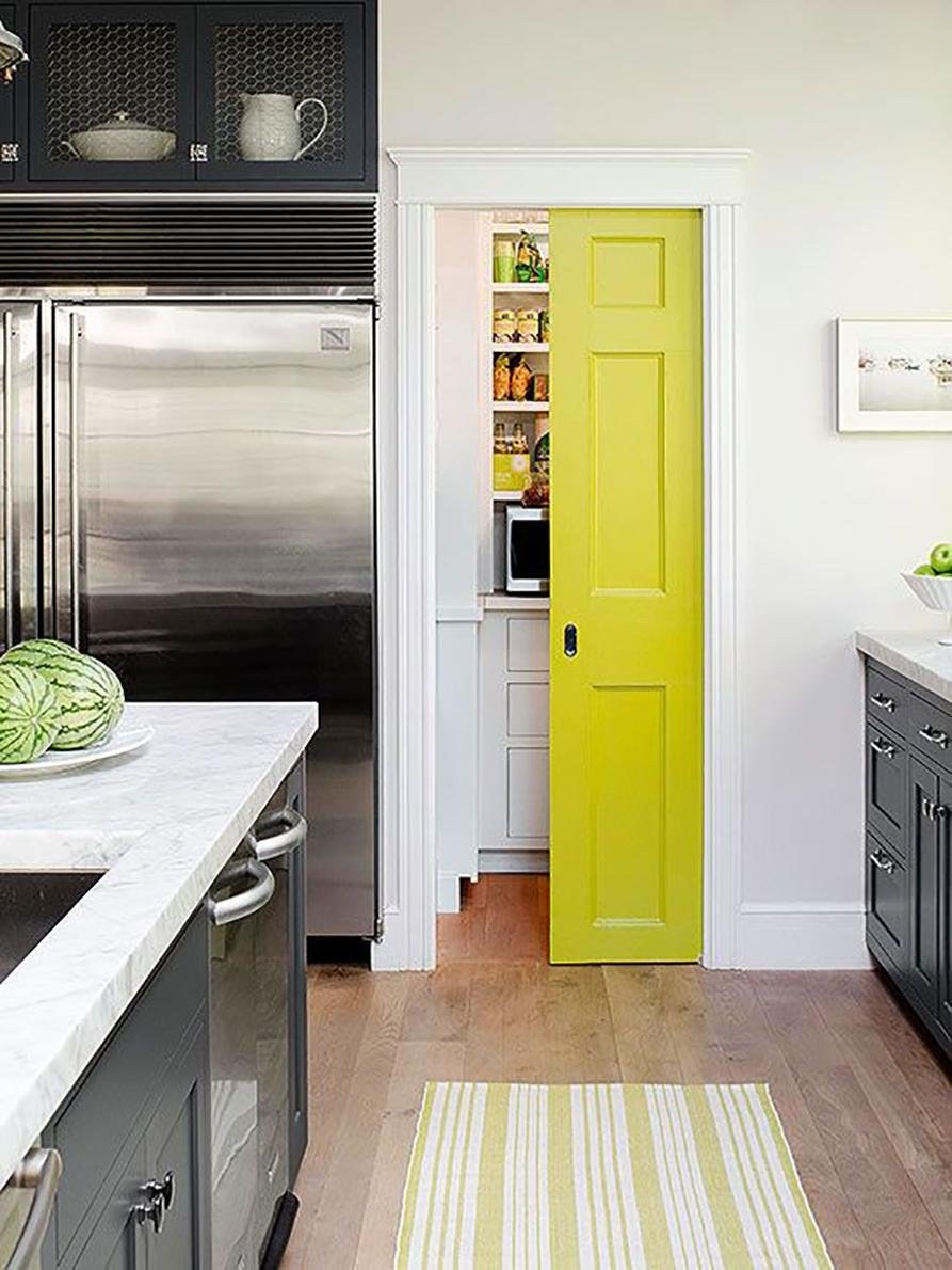 Двери на кухне в интерьере