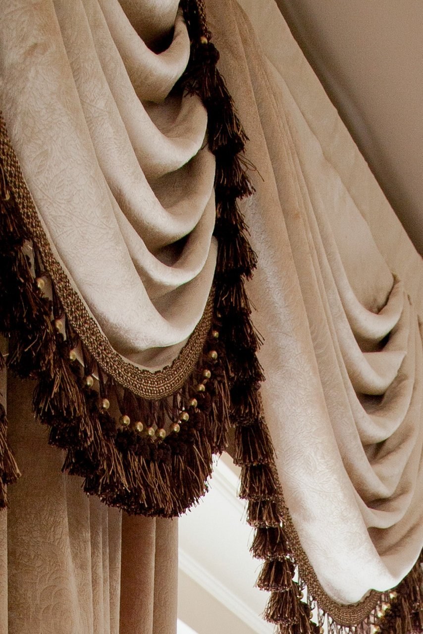 Ламбрекен с бахромой