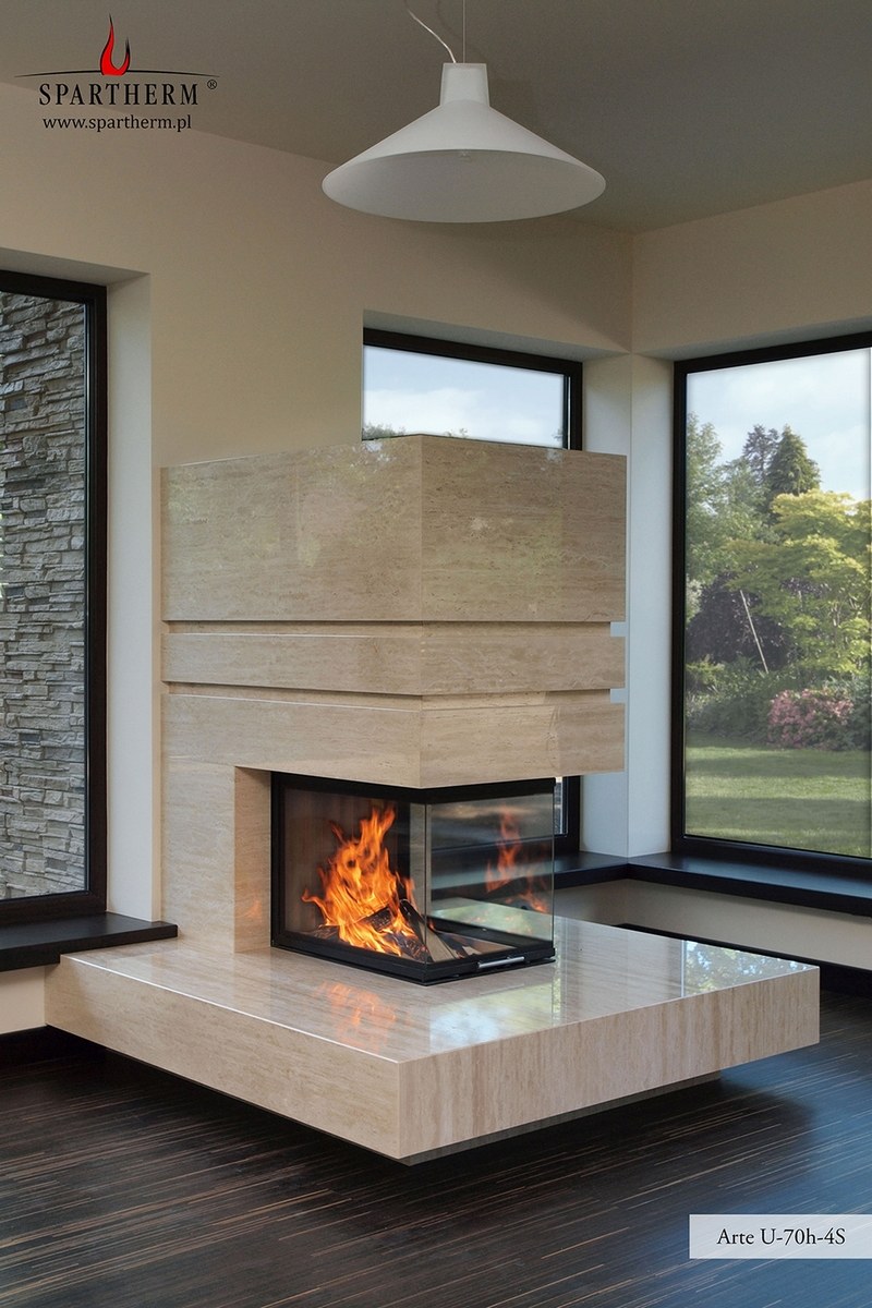 Камин со стеклом с трех сторон