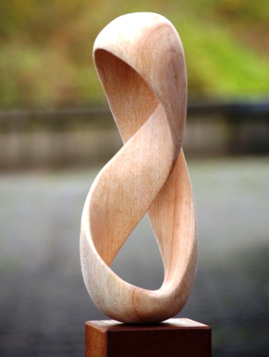 Современная деревянная скульптура