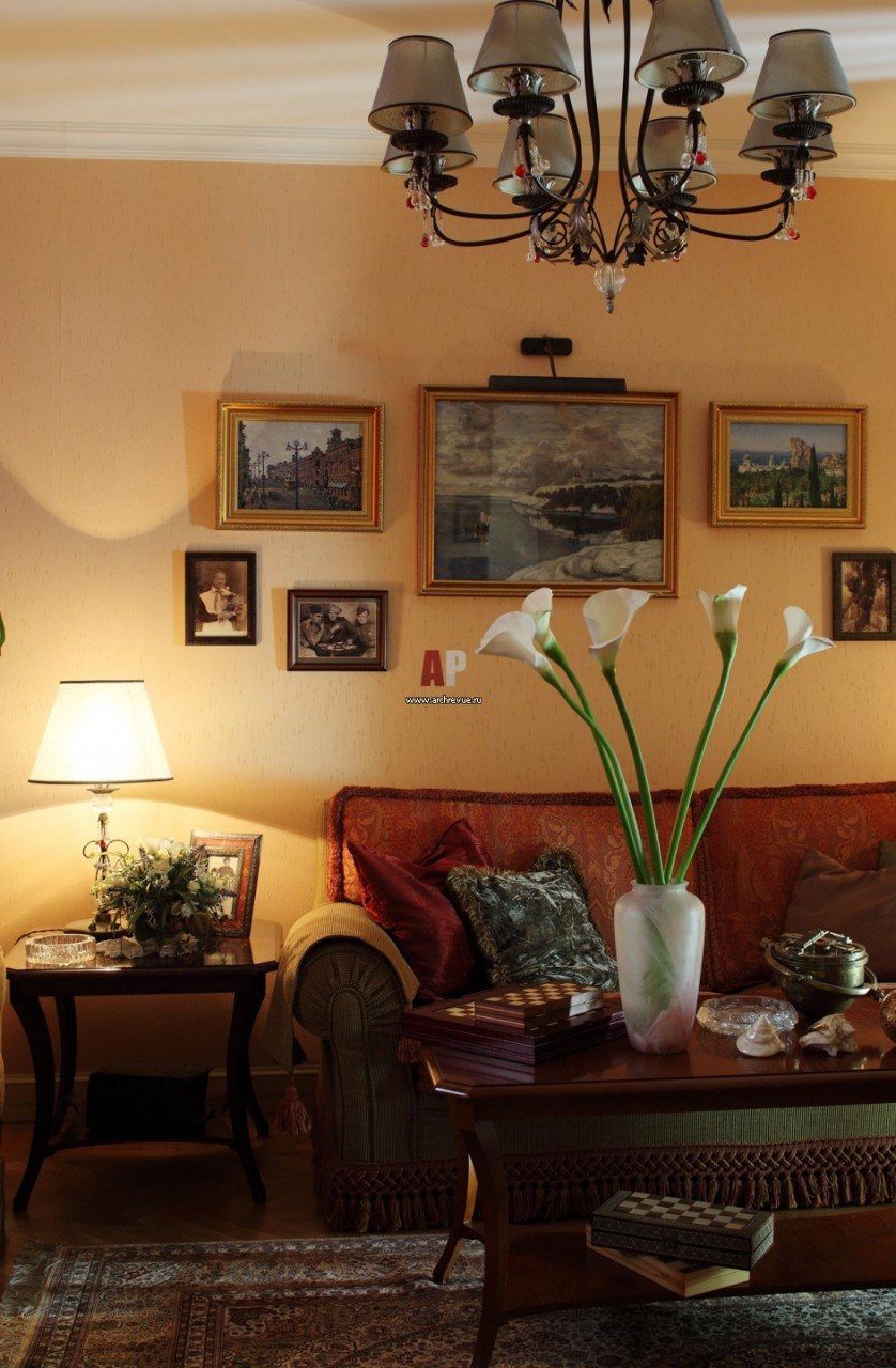 Гостиная в терракотовых тонах