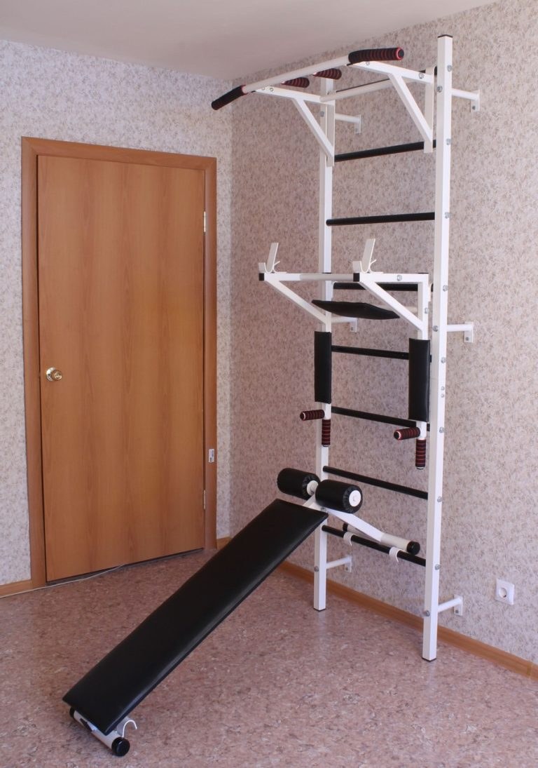 Шведская стенка черная металл 250см с брусьями