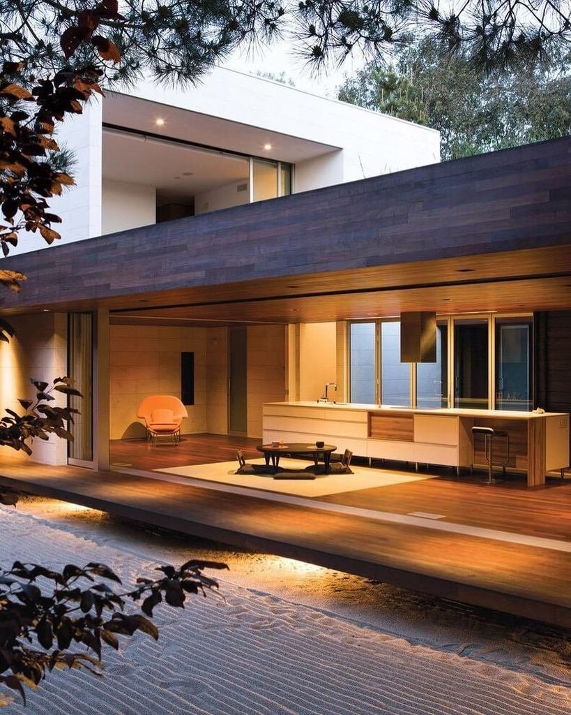 Современный загородный дом