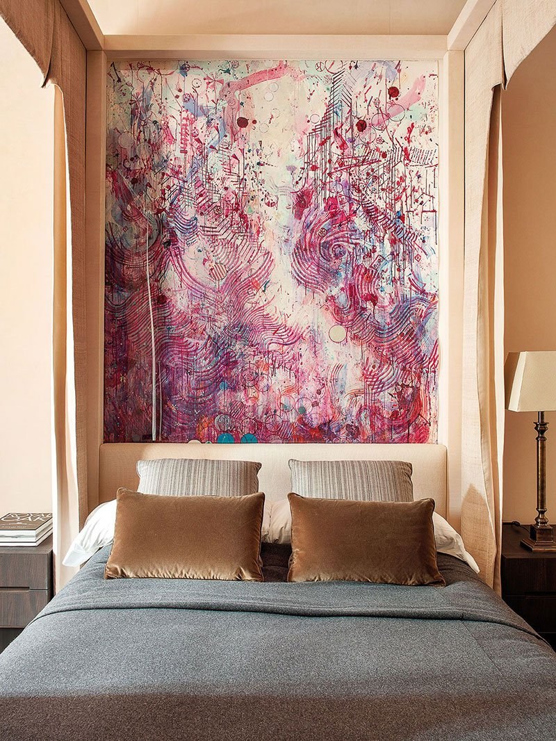 Гобелен в интерьере спальни