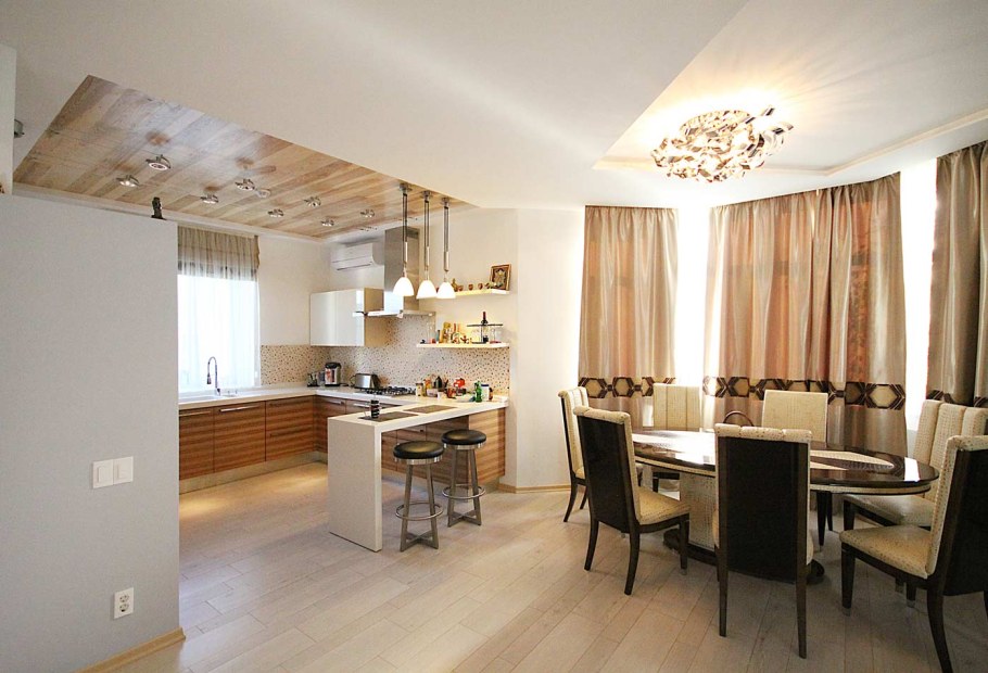 Кухня-столовая в частном доме