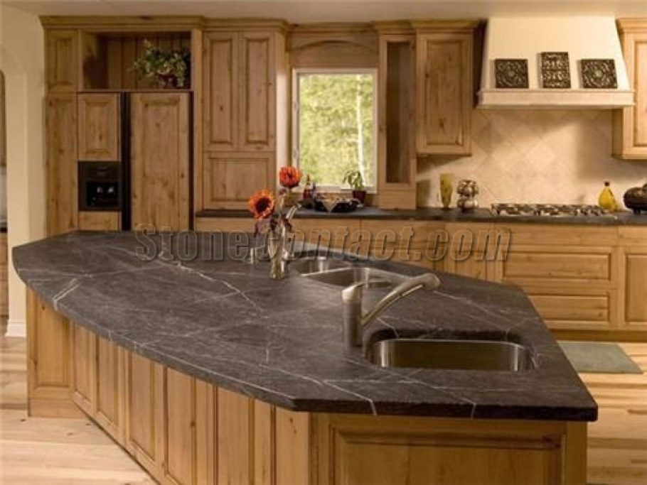 Столешница из натурального камня для кухни