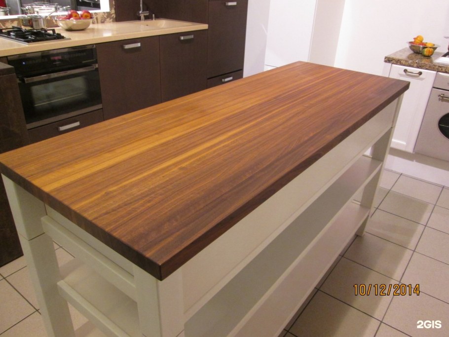 Столешница из искусственного камня под дерево для кухни