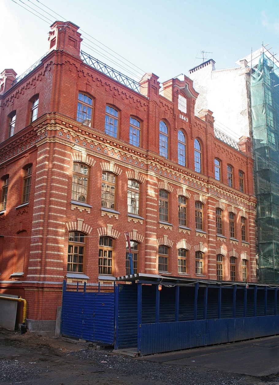 Винно-водочный завод здание