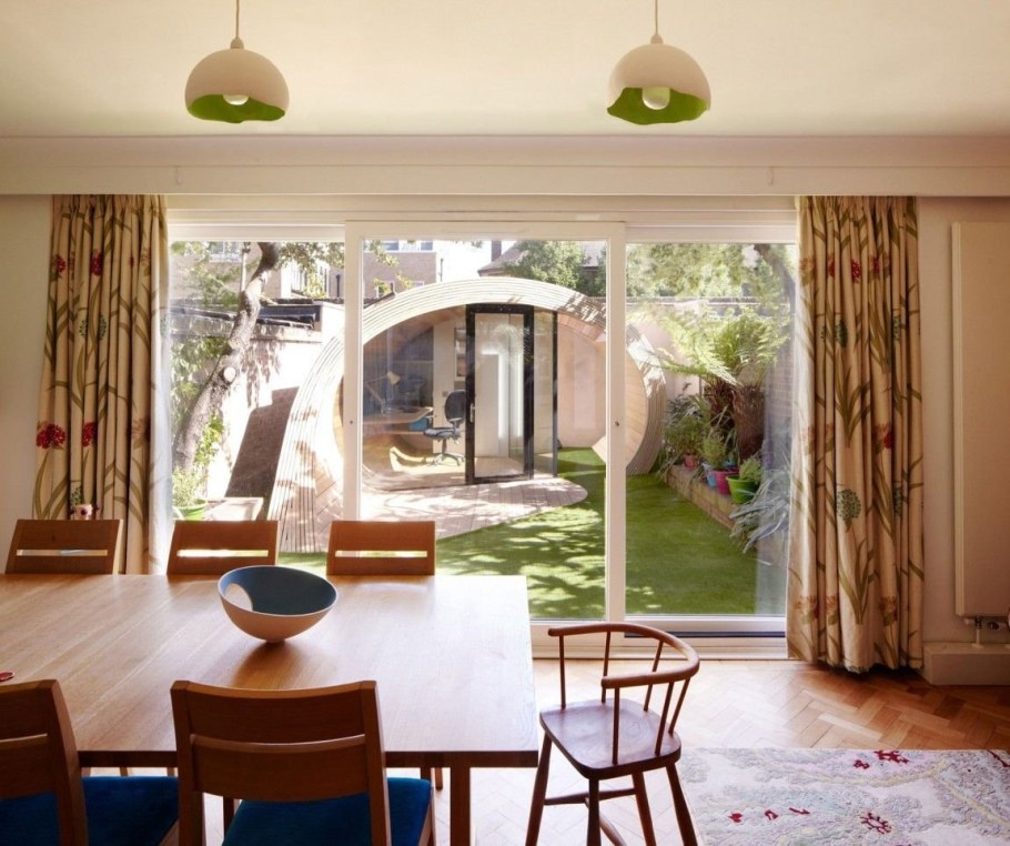 Гостиная с выходом на веранду