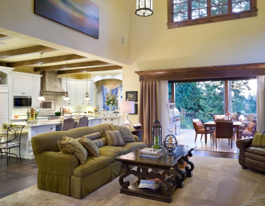 Кухня гостиная с выходом на террасу