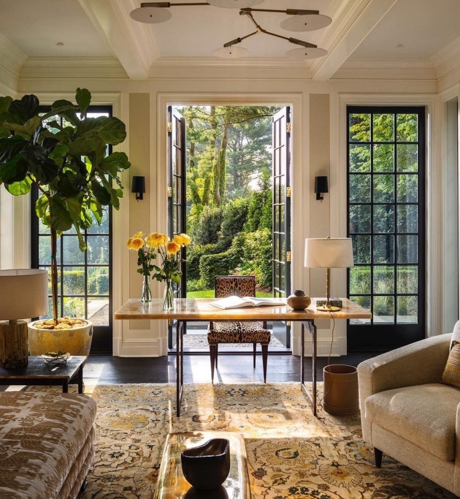 Гостиная с выходом на веранду