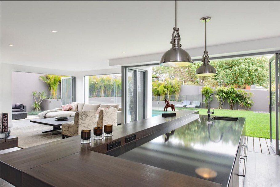 Гостиная с выходом на террасу