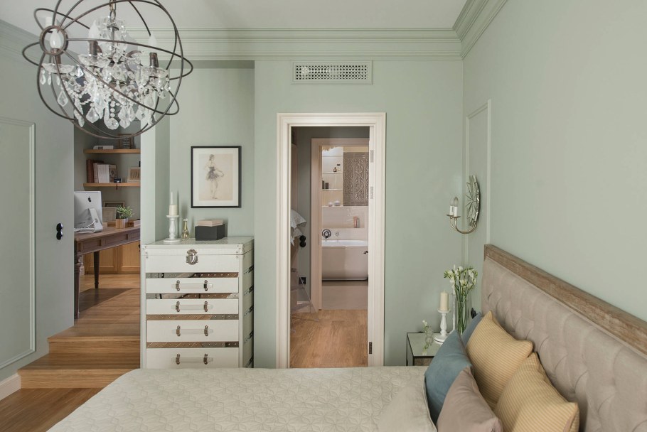 Прихожая в мятных тонах