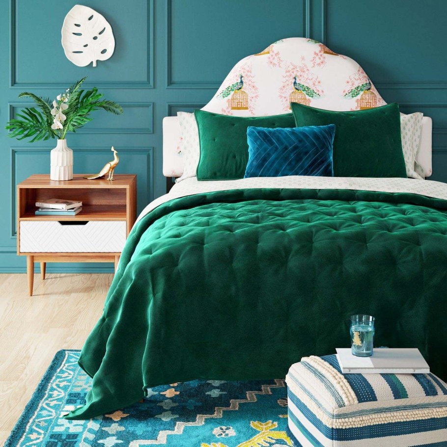 Покрывало на кровать изумрудного цвета