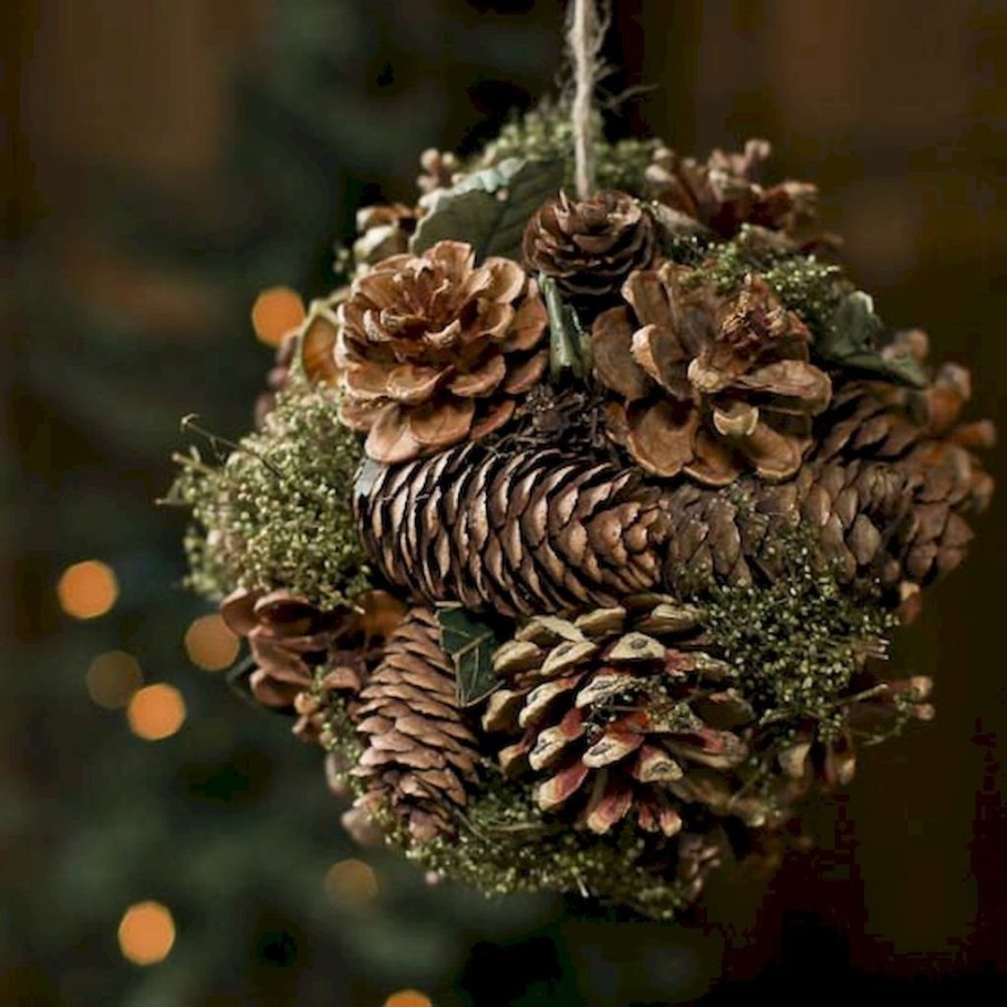 Композиция из шишек