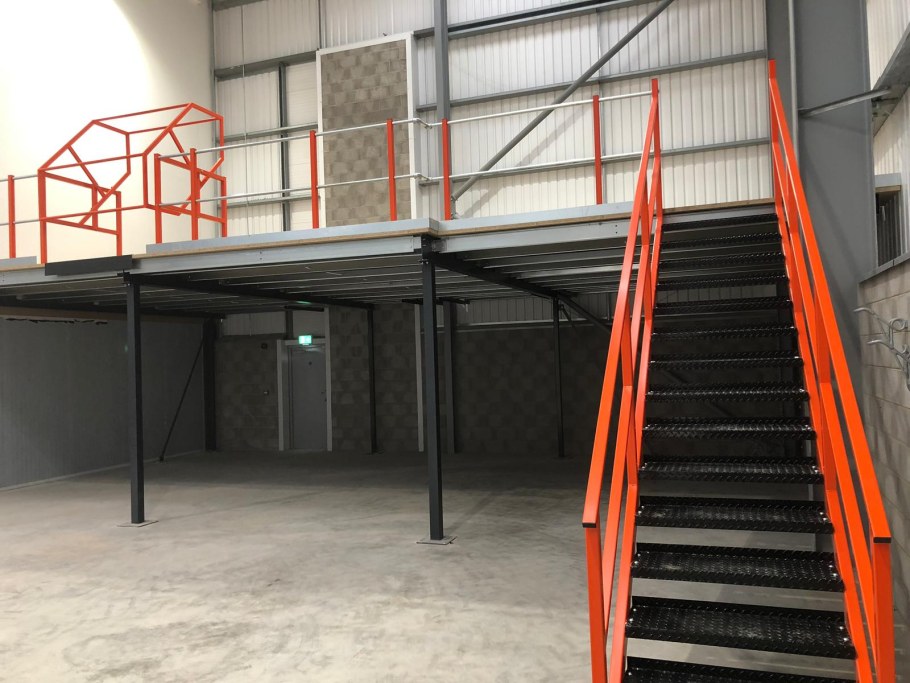 Мезонин на складе