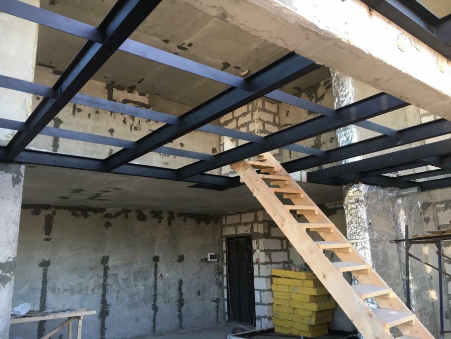 Металлическое перекрытие антресоли