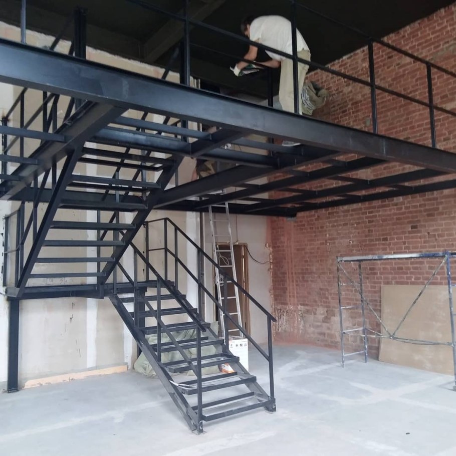 Антресольный этаж Мезонин