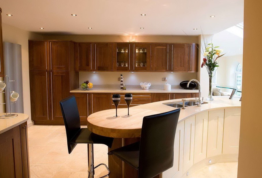 Полукруглая барная стойка