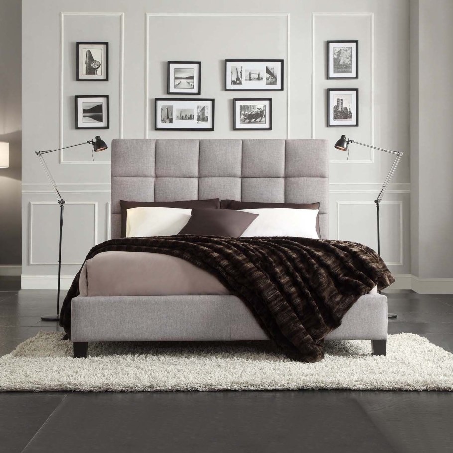 Кровать двуспальная серого цвета