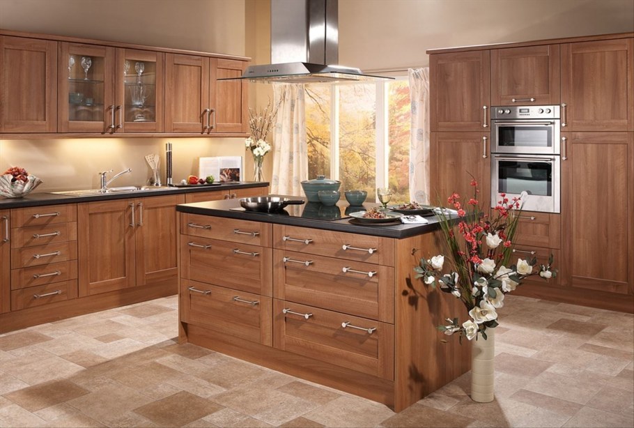 Кухонный гарнитур дерево