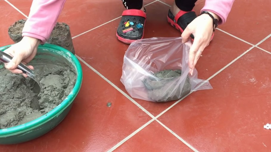 Дорожка из цемента в пакетах