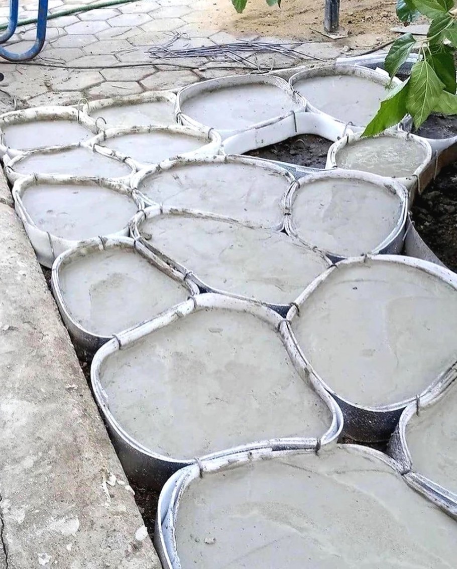 Форма для бетонных дорожек