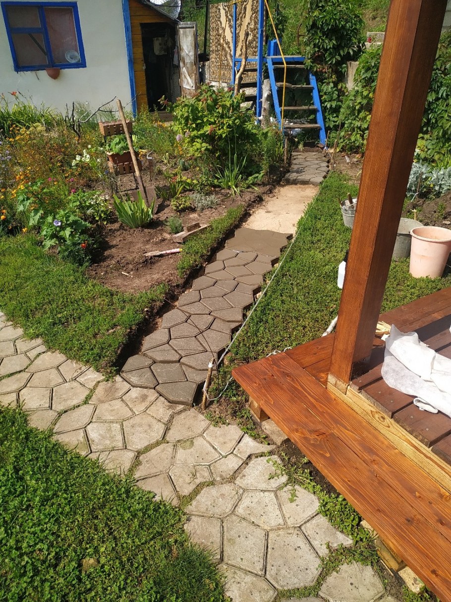 Цементные дорожки на даче