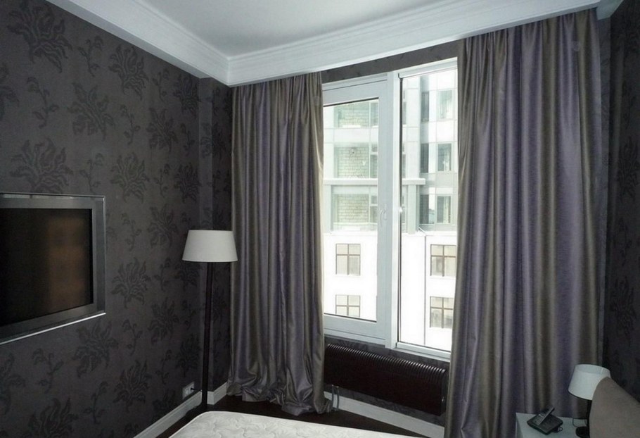 Шторы к серым обоям