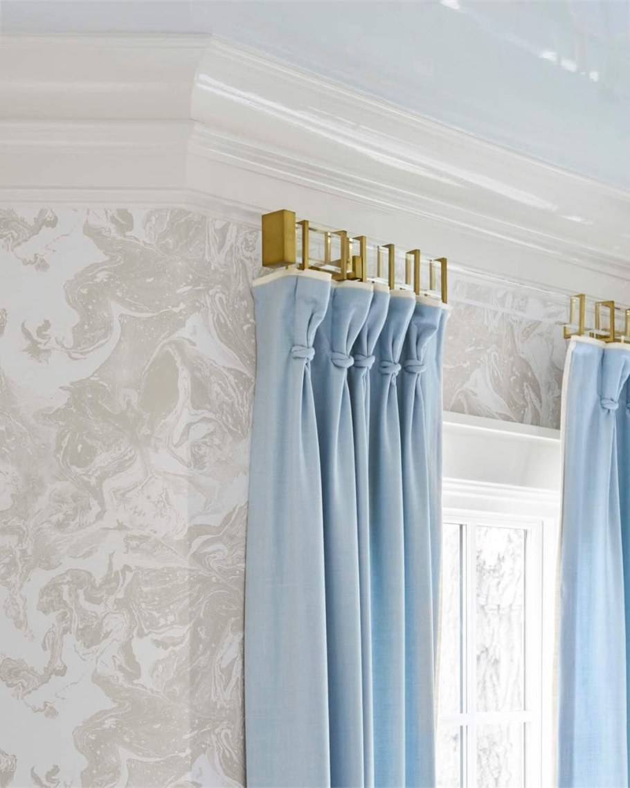 Карнизы в современном интерьере