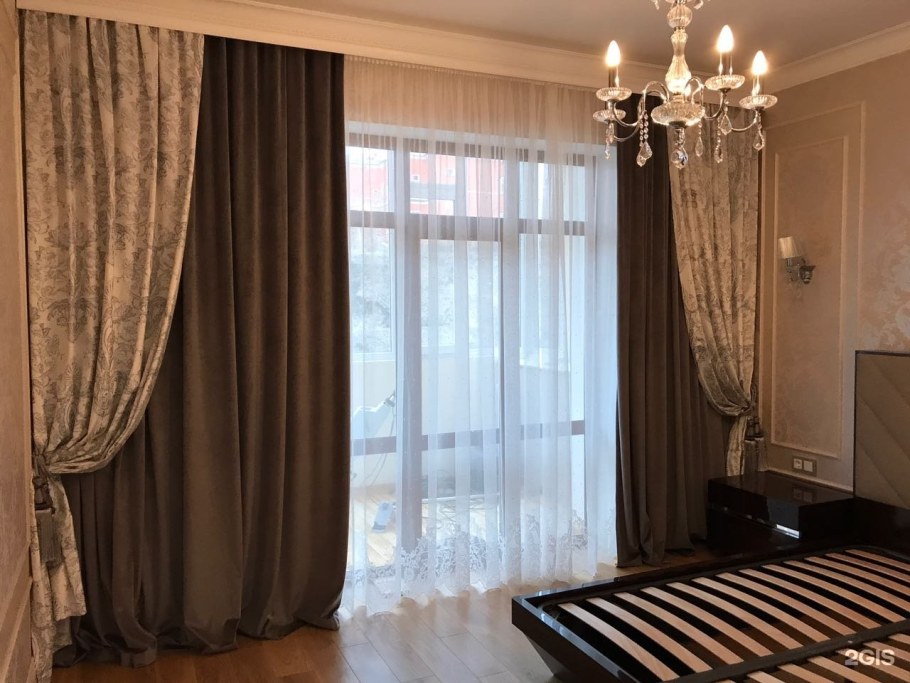 Стильные шторы в спальню