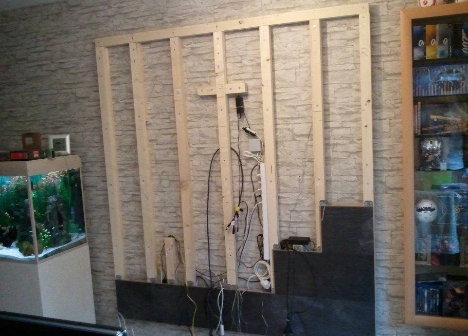 Отделка стен декоративными рейками