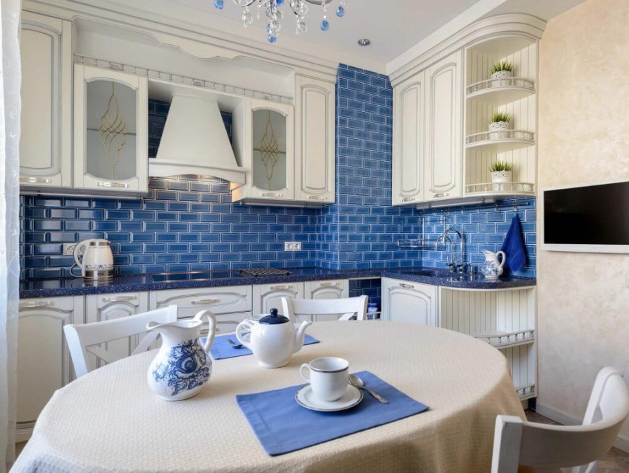 Гжель в интерьере кухни
