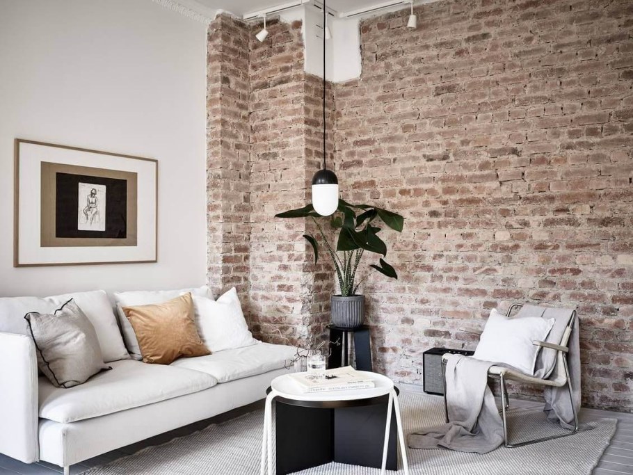 Кирпичная стена в интерьере