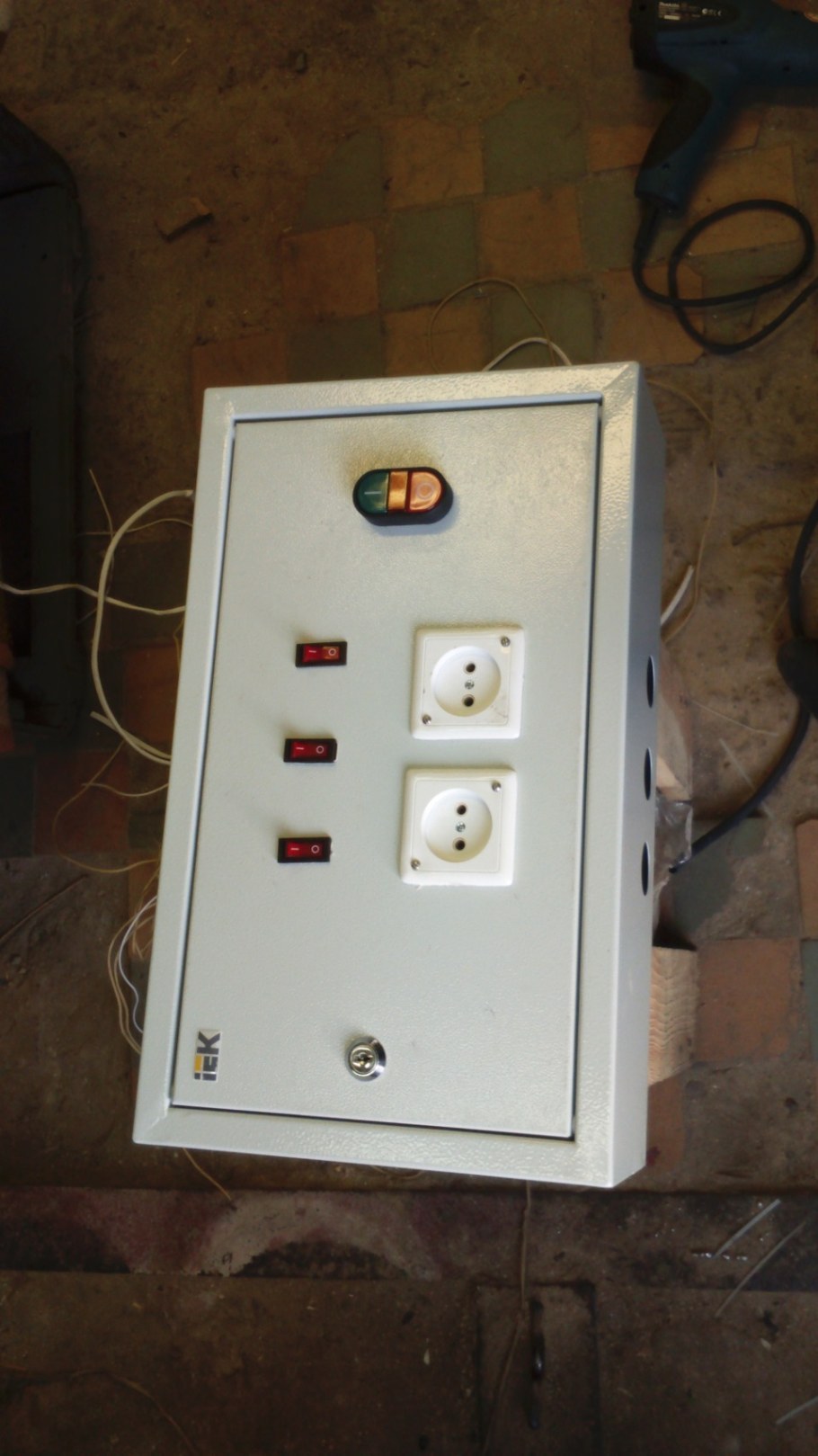 Электрощит на 380 для гаража