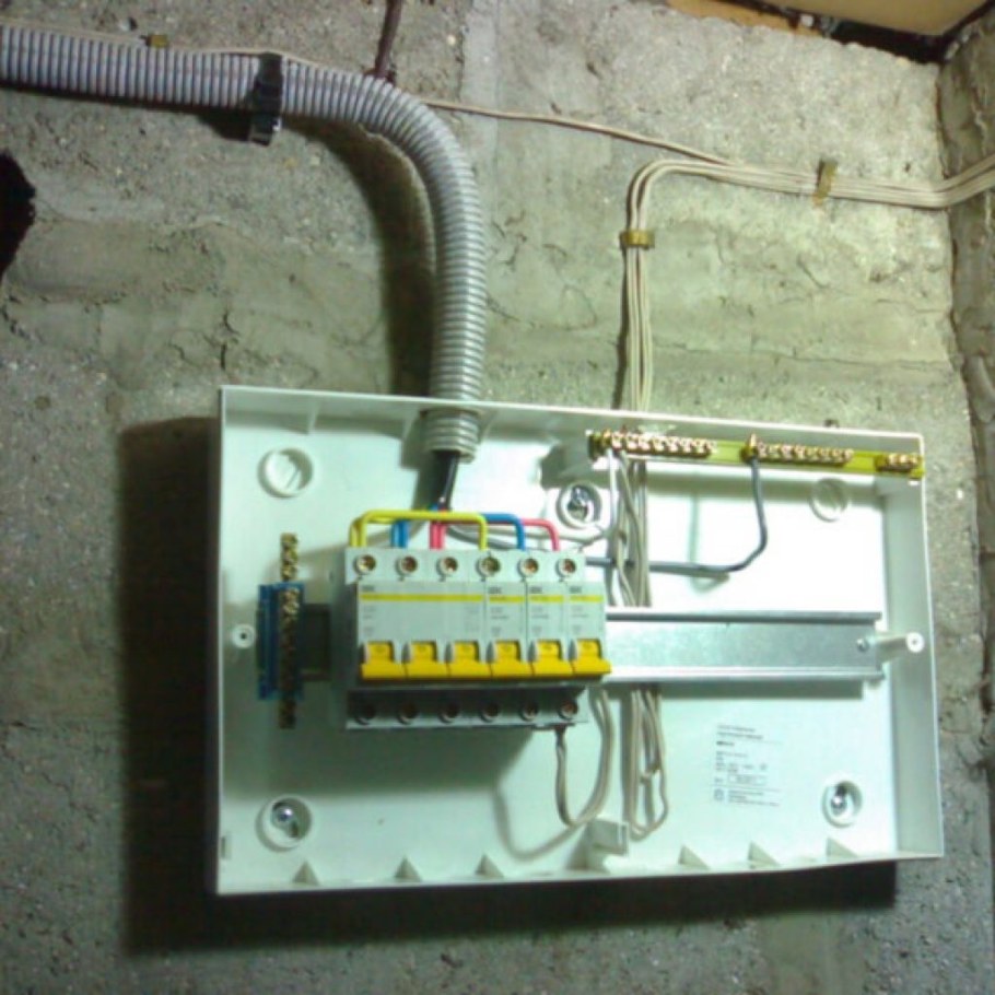 Электро щиток разводка 220 в гараже