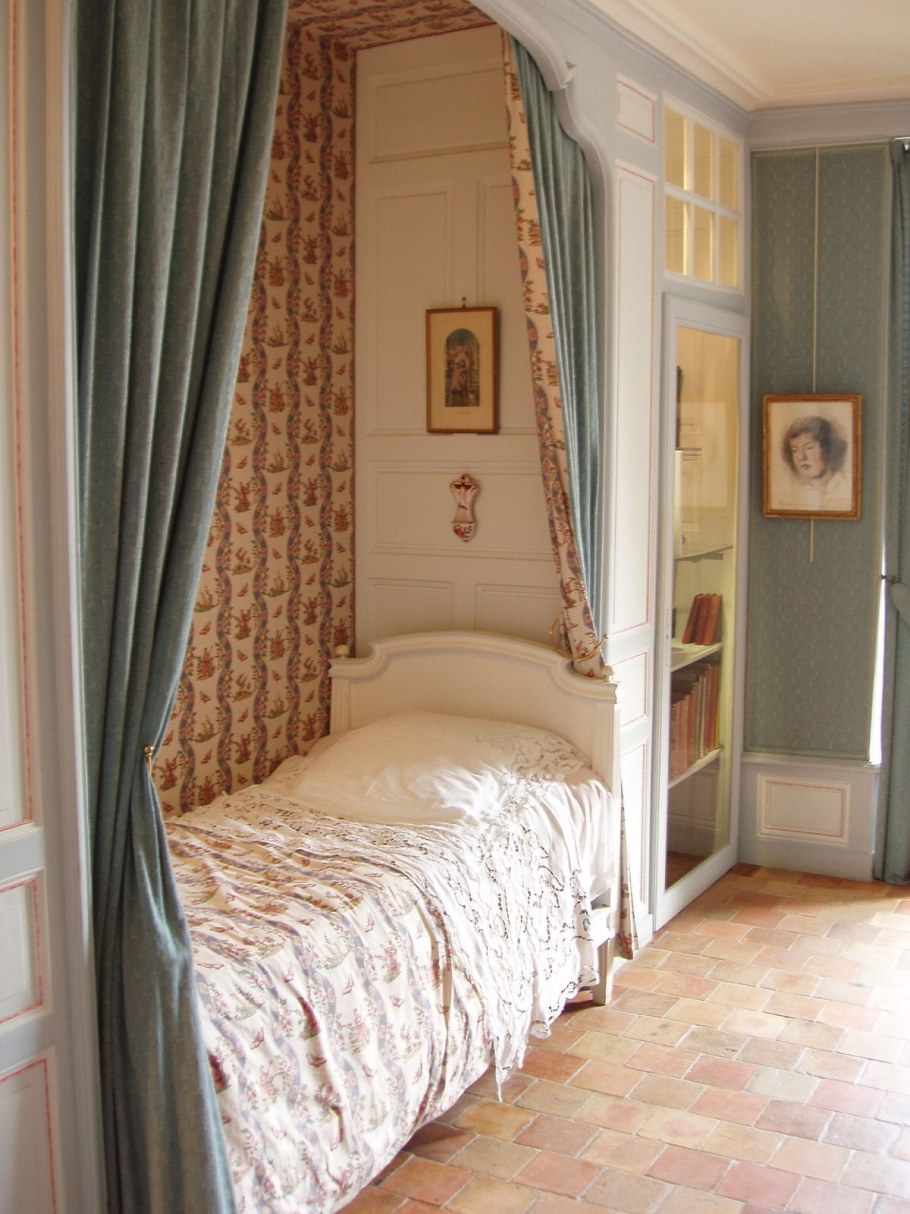 Занавески для кровати в нише