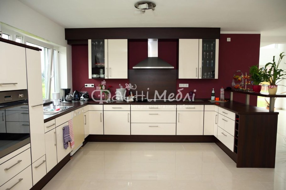 Кухонный гарнитур коричневый с бежевым